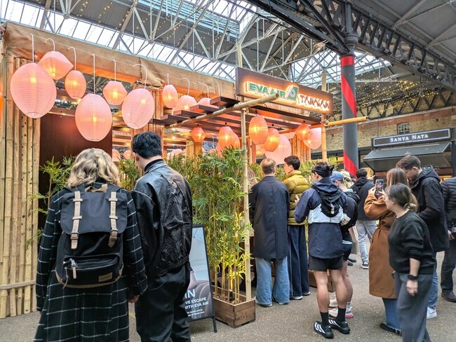 台灣天燈快閃倫敦市集　英國民眾一早排隊盼赴台旅遊 | 華視新聞