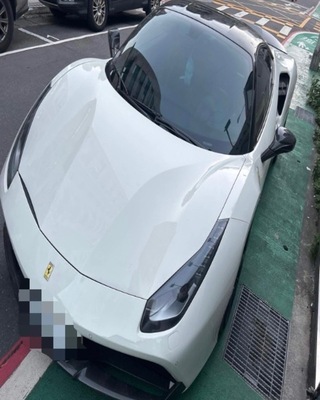 網紅疑不聽北市警勸導　涉開法拉利酒駕遭逮捕