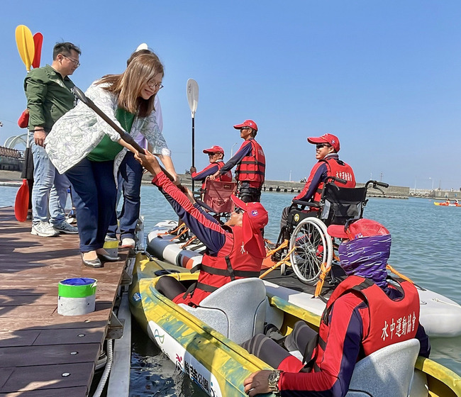 全民親海無障礙　海委會：未來4年完成8處友善場域 | 華視新聞
