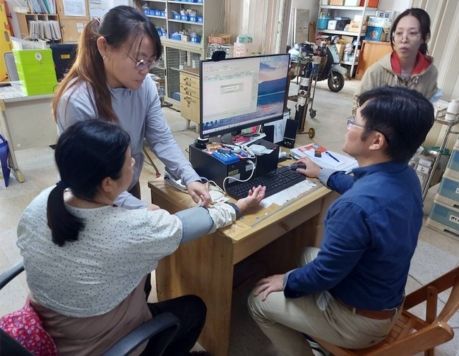 澎湖最偏遠離島花嶼封島多日　醫護隨租船登島看診 | 華視新聞