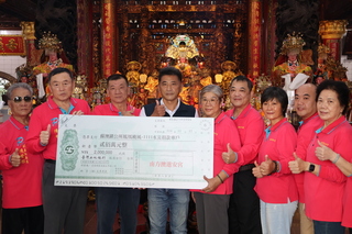 颱風鳳凰重創蘇澳　南方澳進安宮捐200萬元助災民