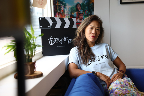 左撇子遭譏魔鬼手  鄒時擎拍片籲別因愚蠢傳統藏自己