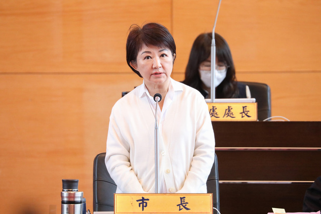 陳世凱拍宣導片　盧秀燕：宣導交通新政理所當然 | 華視新聞