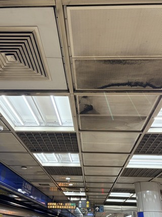 議員批天花板髒污凸顯稽核失靈　北捷承諾精進