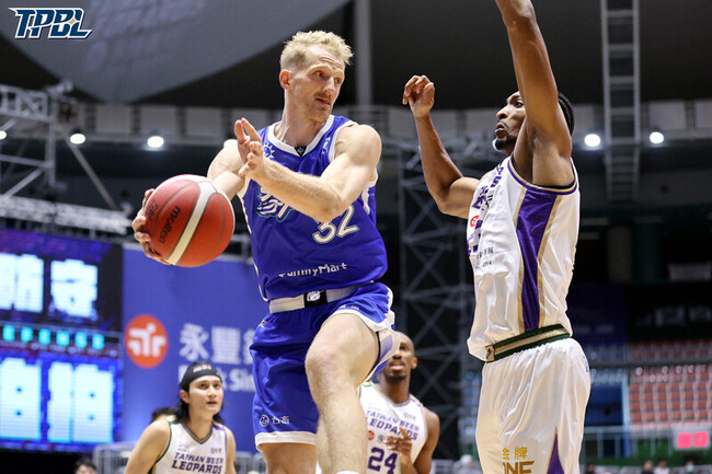 TPBL布里茲克轟大三元　海神擊退雲豹終止6連敗 | 華視新聞