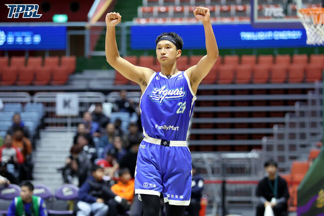 TPBL蘇文儒戴高錦瑋送的髮帶　飆生涯新高31分 | 華視新聞