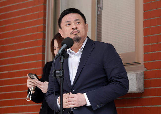 空服員案　洪申翰：若病假1年不超過10天不得不利對待 | 華視新聞