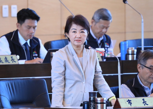 魔術師入校演講偷渡網紅直播　盧秀燕：2人永不錄用 | 華視新聞