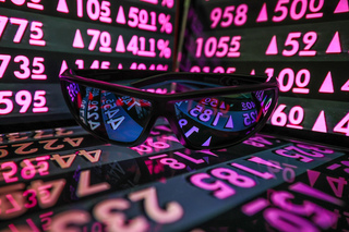 台股噴漲846.24點　創史上單日第2大漲點