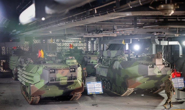 海劍二精準命中靶機　玉山軍艦彈箱漆上3枚黃星功標 | 華視新聞