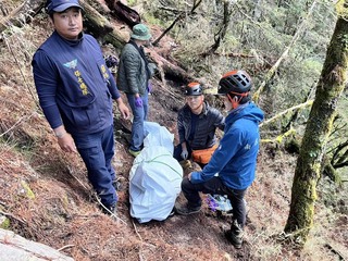 保七警官南投登山倒地亡　陸空出勤帶下山交家屬