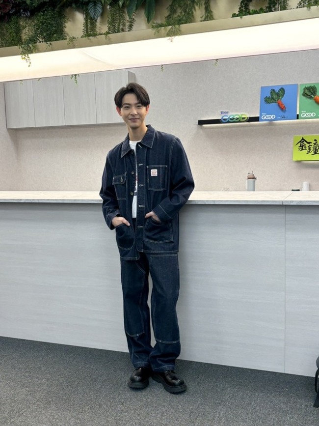 連晨翔陪產迎接愛女感觸深　方志友30萬大禮慶賀 | 華視新聞