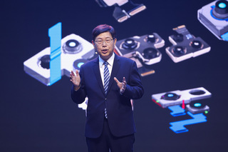 鴻海科技日　劉揚偉：推動Foxconn Inside