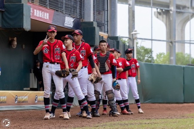 金門農工黑豹旗寫隊史新猷　教練：留鄉也能被看見 | 華視新聞