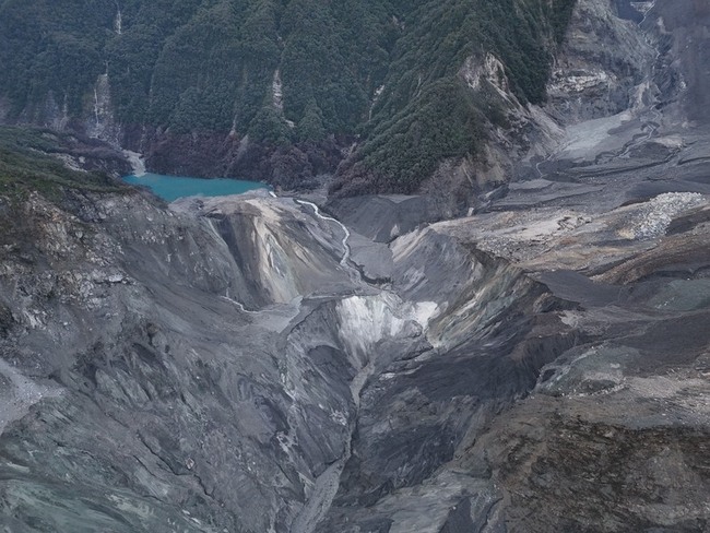 馬太鞍第3個小堰塞湖溢流消失　原堰塞湖穩定溢流 | 華視新聞