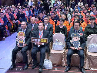 王金水獲金安獎　開偏鄉醫療專車、幫領藥逾十年