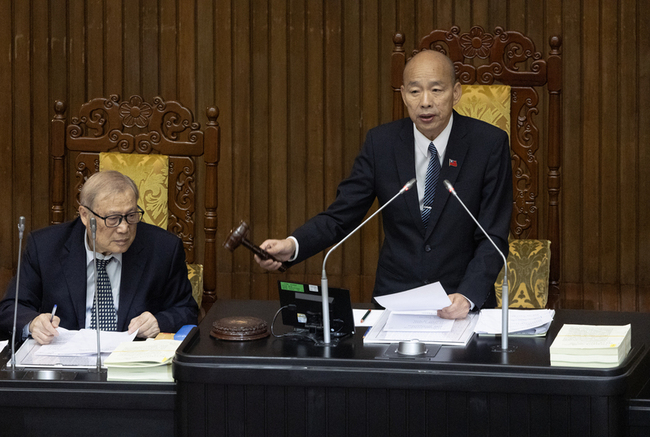 地制法三讀　直轄市副市長由固定2人增為3人 | 華視新聞