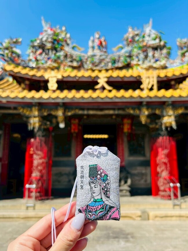 台灣設計師助陣 青山王、北港媽祖香火袋有新意 | 華視新聞