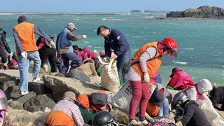 澎湖摩西分海淨灘活動 近500人合力恢復海岸美景