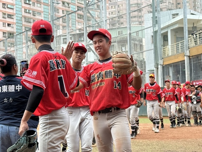 黑豹旗青棒賽台東體中打線發揮　睽違4年再闖8強 | 華視新聞