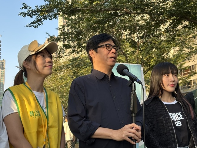 遭指曾挺涉案里長　陳其邁：對犯罪、抹黑都會提告 | 華視新聞