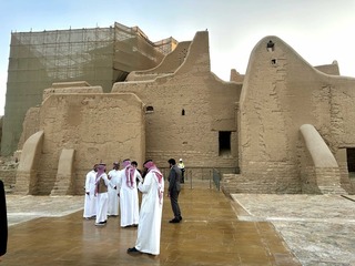 沙國以文化遺產拚觀光  迪里耶門成永續轉型地標