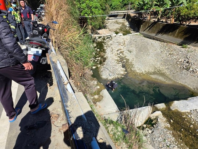 北市女大生騎機車衝武嶺看日出 返程霧峰摔邊坡不治 | 華視新聞