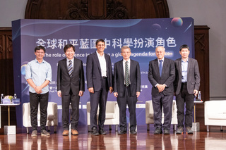 諾貝爾獎得主奎洛茲談教育　應助學生學會提問