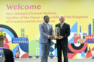 史瓦帝尼眾議院議長參訪桃煉廠　中油：促雙邊深化合作