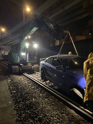 車闖基隆站鐵軌毀損設備　台鐵12列車縮駛、2停駛