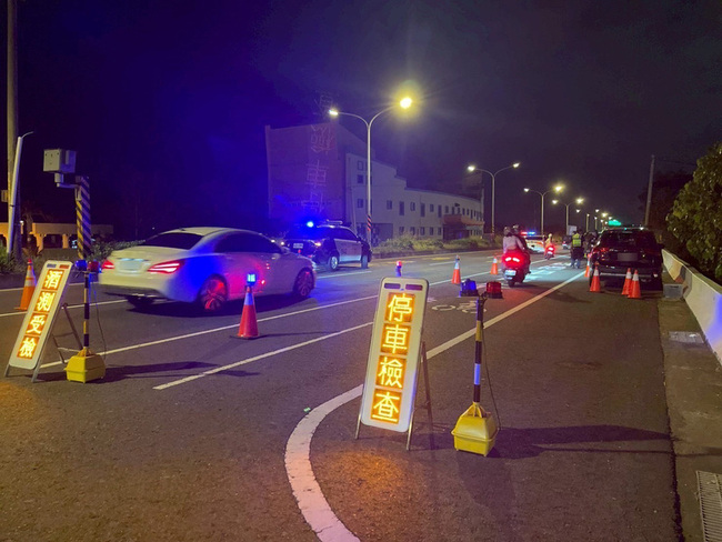 台南1至10月A1事故肇因　分心駕駛居首其次闖紅燈等 | 華視新聞