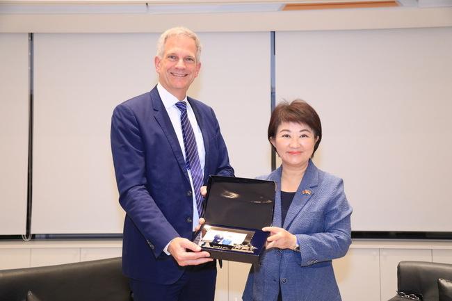 德國在台協會拜會中市府  盧秀燕盼拓展合作與交流 | 華視新聞