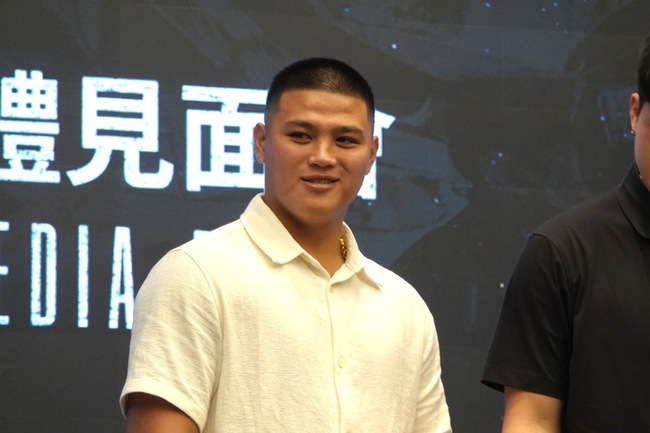 李灝宇守備克服三壘邊線心魔　拚開季大聯盟出發 | 華視新聞