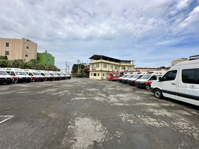 彰化企業家捐助烏克蘭　68輛救災車陸續裝櫃啟運 | 華視新聞