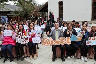 繡動笨港成果展登場　用刺繡述說常民故事