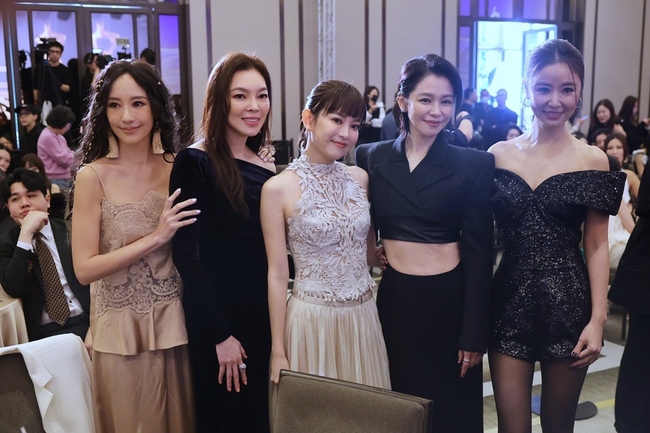 霍建華獲讚「最帥皇帝」　林心如笑喊：先選先贏 | 華視新聞