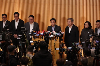 香港大火後續  李家超：為災民提供過渡住宿安排