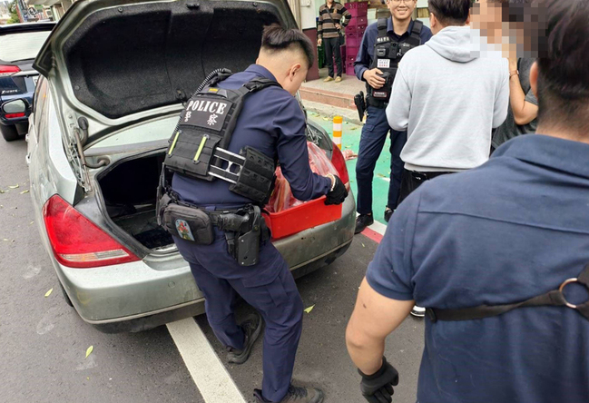 涉在竹北市區賣狗肉　2名越南籍逃逸移工遭逮 | 華視新聞