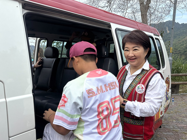 台中自達線幸福巴士啟用　串連偏鄉生活圈便利出行 | 華視新聞