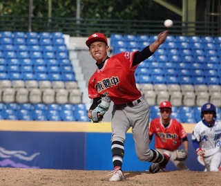 曾睿豪、汪昆峰聯手壓制　黑豹旗台東體中重返4強