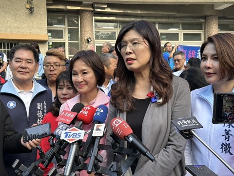 首度同框柯志恩　鄭麗文：支持柯志恩就是支持和平