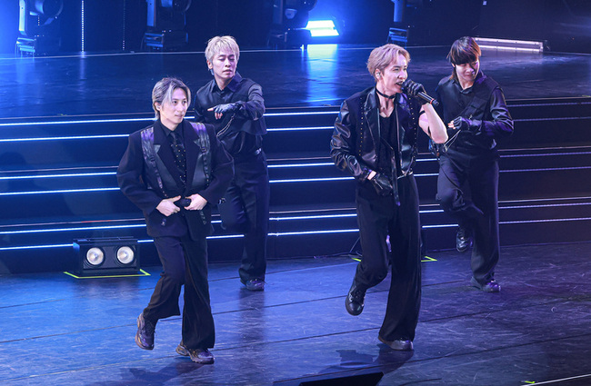 w-inds連3年來台開唱 2000粉絲排字送蛋糕慶生 | 華視新聞