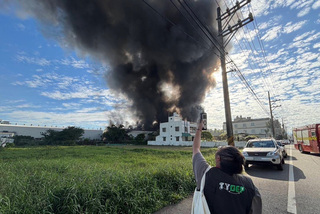 桃園地下工廠大火濃煙竄天　環保局最高併罰2千萬