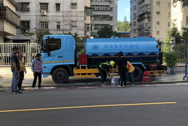汐止自來水出現油味引民怨　凸顯水源不同兩樣情 | 華視新聞