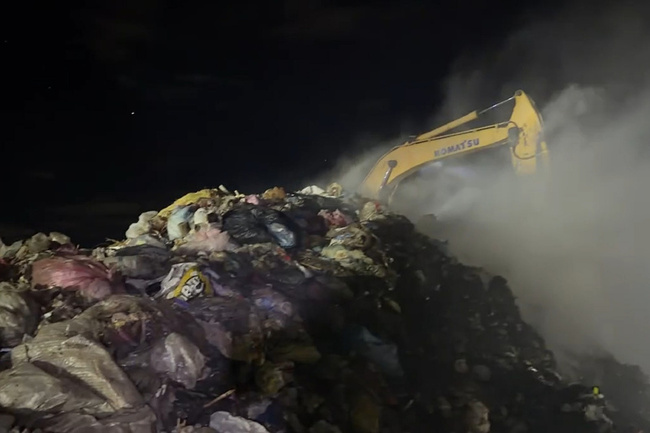 台南城西掩埋場火警撲滅　後續進行殘火處理 | 華視新聞