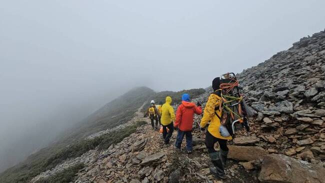 退休校長登玉山後四峰失聯　被山友發現時已身亡 | 華視新聞