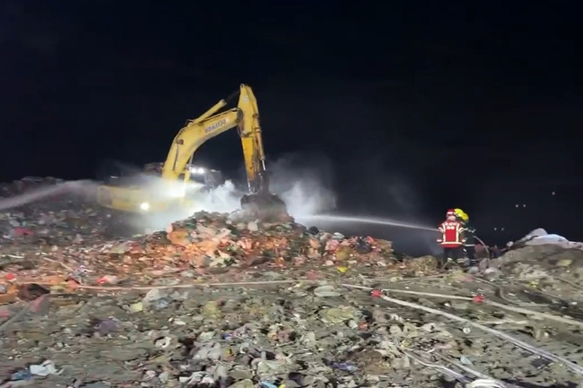 台南城西掩埋場火警凌晨撲滅　初步排除人為縱火 | 華視新聞