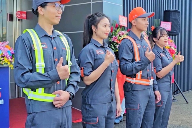 桃園航勤全新CIS　制服車輛塗裝更新打造新形象 | 華視新聞