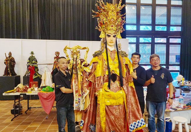 來嘉玩偶嘉年華　三昧堂3公尺高布袋戲偶首曝光 | 華視新聞