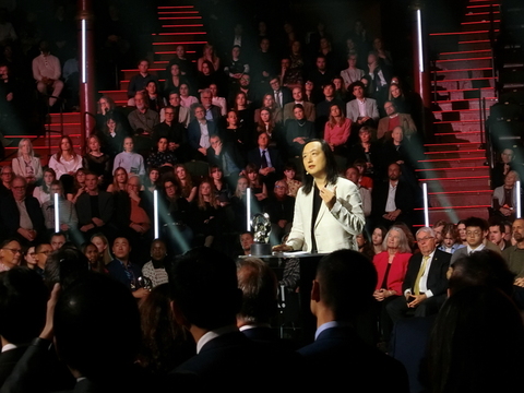 唐鳳瑞典獲獎：社會多元意見推動台灣向上提升力量